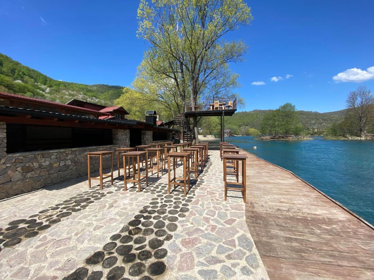 Holiday Houses Green Queen Бихач Экстерьер фото