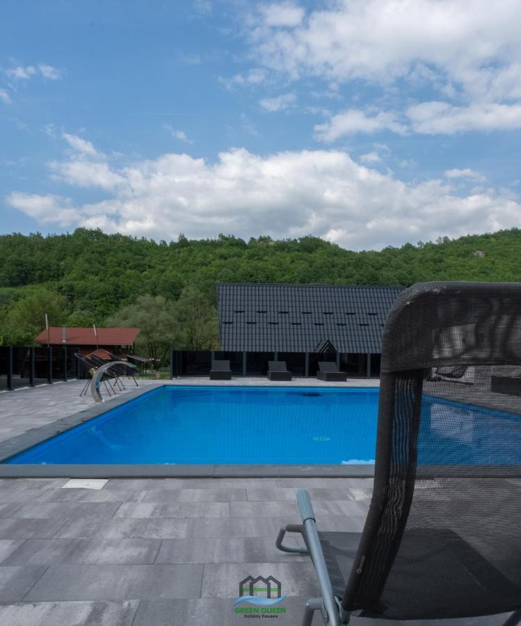 Holiday Houses Green Queen Бихач Экстерьер фото