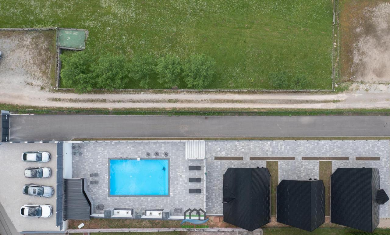 Holiday Houses Green Queen Бихач Экстерьер фото